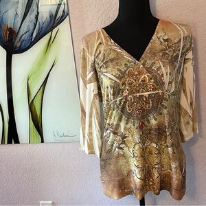 Women’s shirt size large